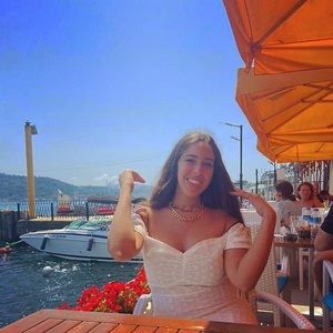 Meet your Posher, Rokaya